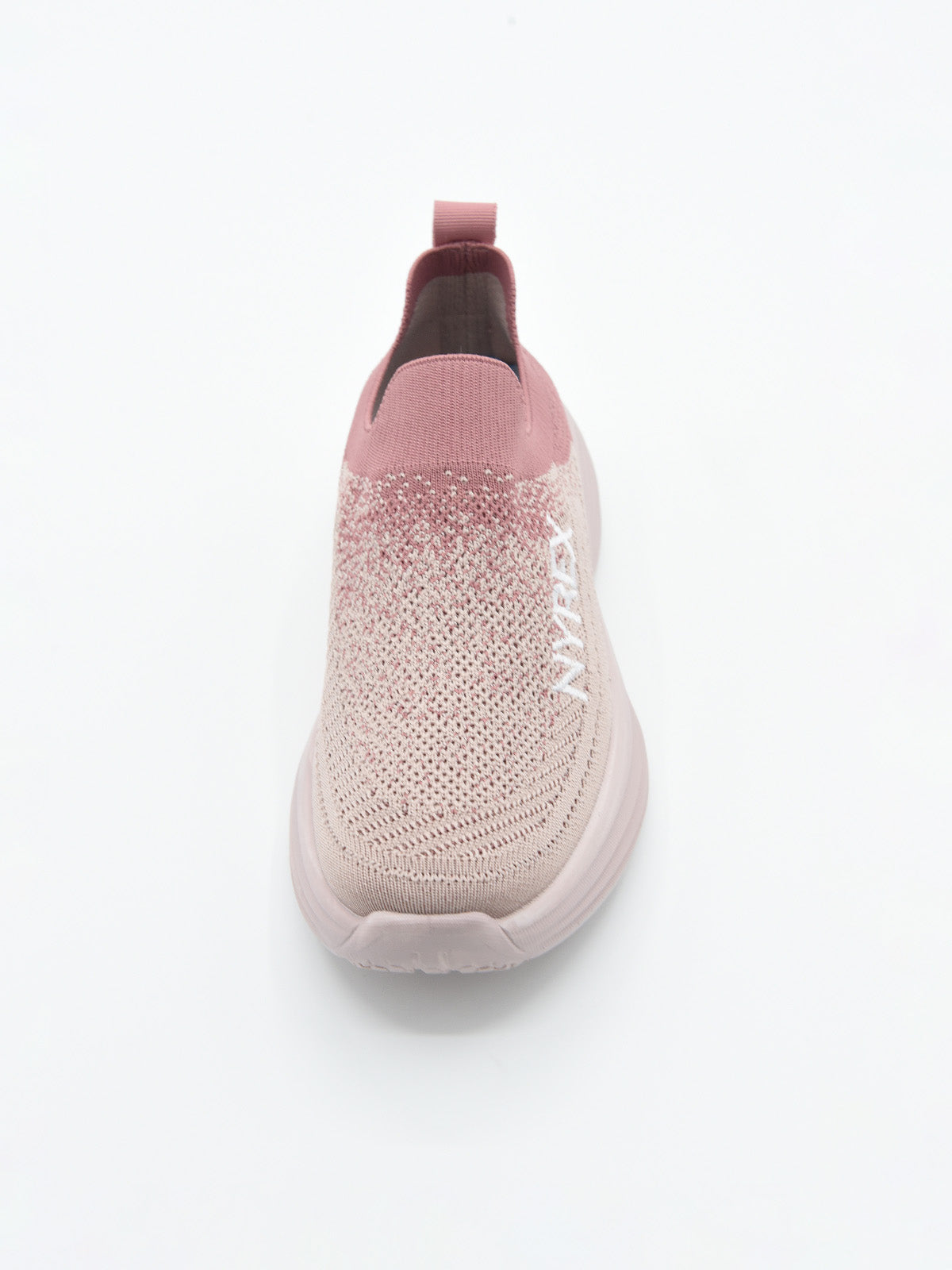 Zapatilla slip-on de punto knit en degradado rosa y beige con suela chunky ondulada en rosa claro y logo Nyrex en blanco.
